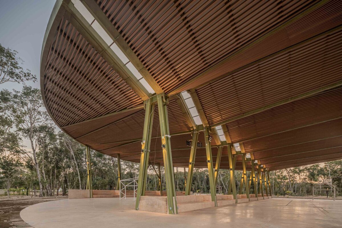 〈キンタナ・ロー公園（Parque Quintana Roo）〉設計：AIDIA STUDIO