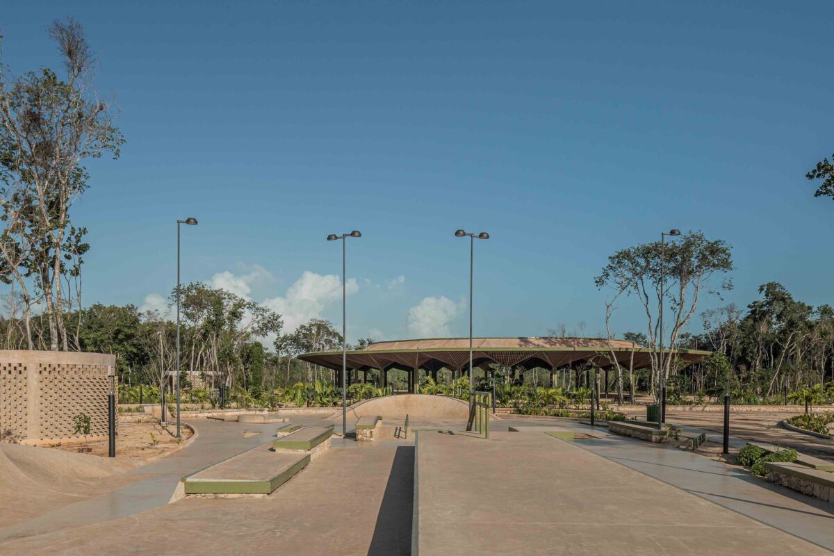 〈キンタナ・ロー公園（Parque Quintana Roo）〉設計：AIDIA STUDIO
