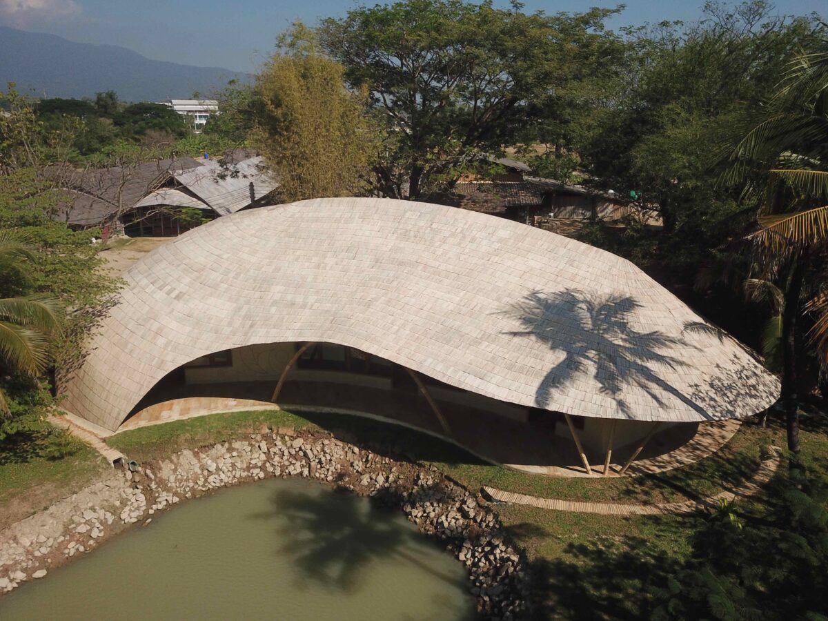 〈水辺の建築事務所（Architect Office at the Water’s Edge）〉設計：チェンマイライフアーキテクツ（Chiangmai Life Architects）