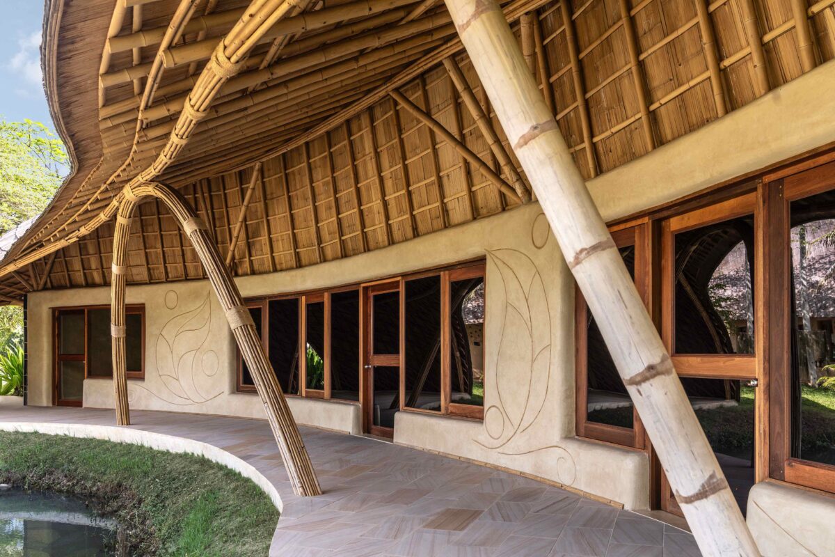 〈水辺の建築事務所（Architect Office at the Water’s Edge）〉設計：チェンマイライフアーキテクツ（Chiangmai Life Architects）