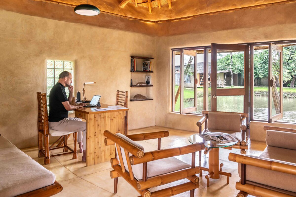 〈水辺の建築事務所（Architect Office at the Water’s Edge）〉設計：チェンマイライフアーキテクツ（Chiangmai Life Architects）