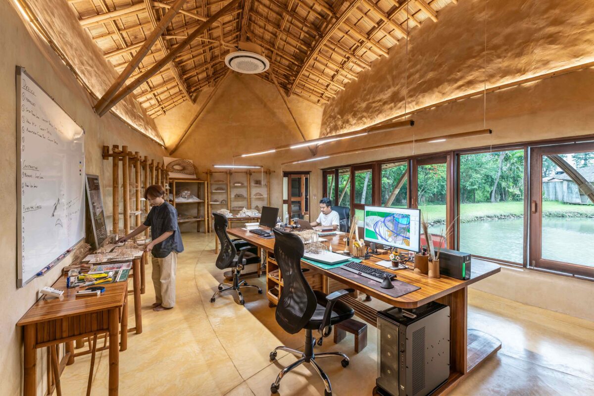 〈水辺の建築事務所（Architect Office at the Water’s Edge）〉設計：チェンマイライフアーキテクツ（Chiangmai Life Architects）