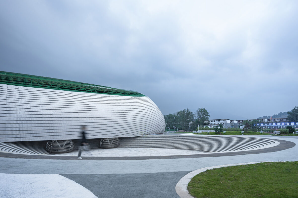 〈雅安パンダパフォーマンスセンター（Ya’an Panda Performance Center ）〉設計：ZXDアーキテクツ（ZXD Architects）