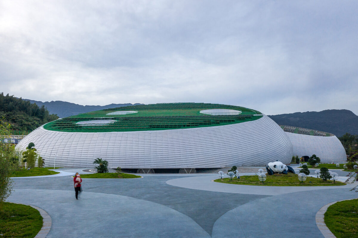 〈雅安パンダパフォーマンスセンター（Ya’an Panda Performance Center ）〉設計：ZXDアーキテクツ（ZXD Architects）