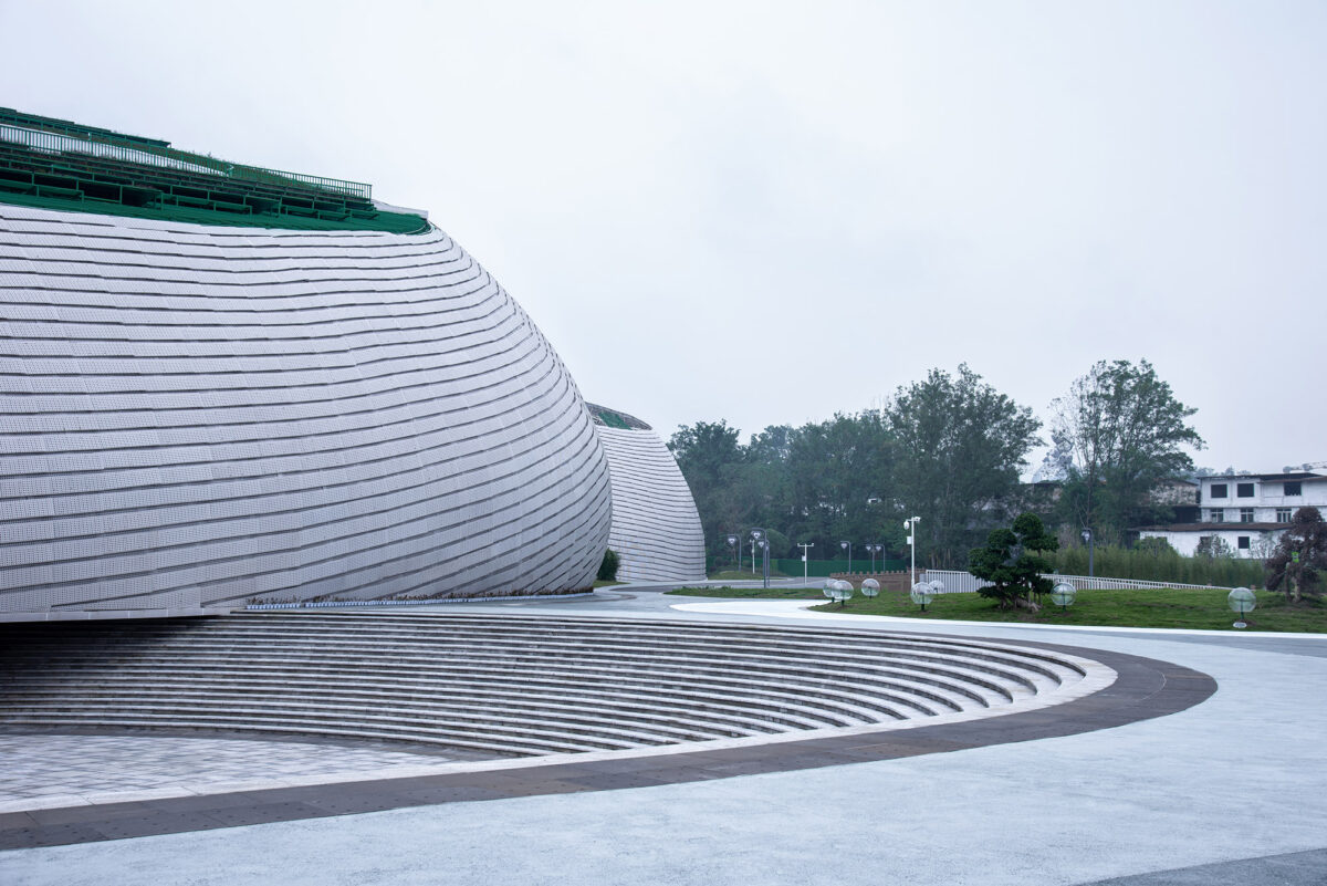 〈雅安パンダパフォーマンスセンター（Ya’an Panda Performance Center ）〉設計：ZXDアーキテクツ（ZXD Architects）