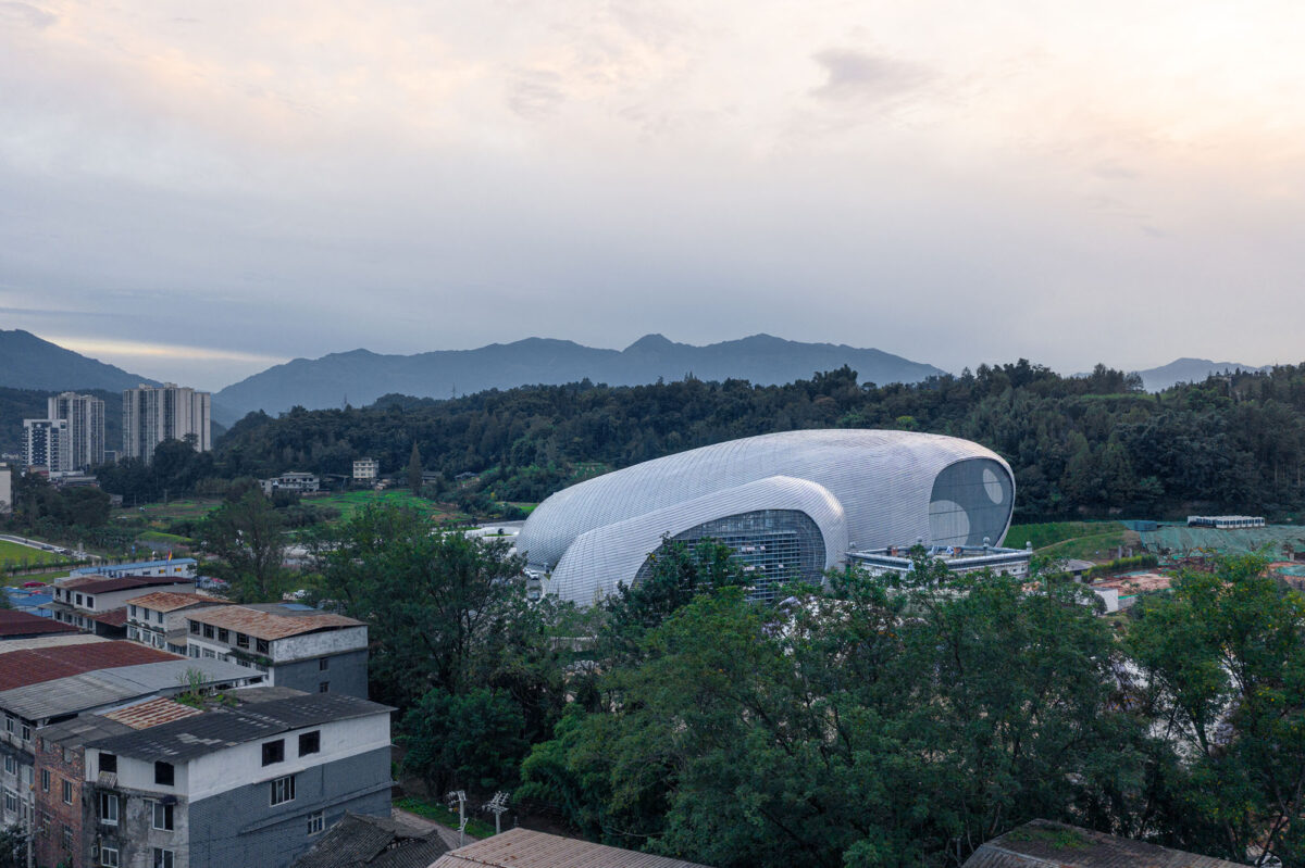 〈雅安パンダパフォーマンスセンター（Ya’an Panda Performance Center ）〉設計：ZXDアーキテクツ（ZXD Architects）