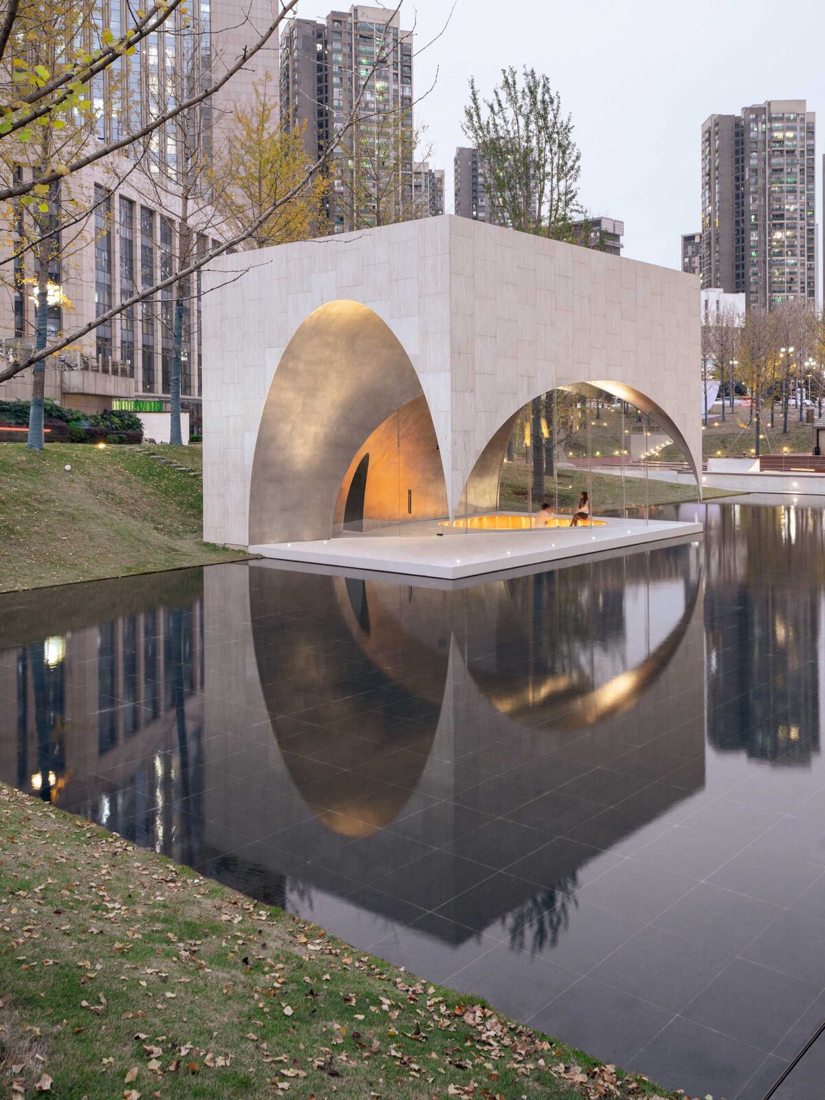 〈AYDCパブリック・アート・センター（AYDC Public Art Center）〉設計：ATELIER XI