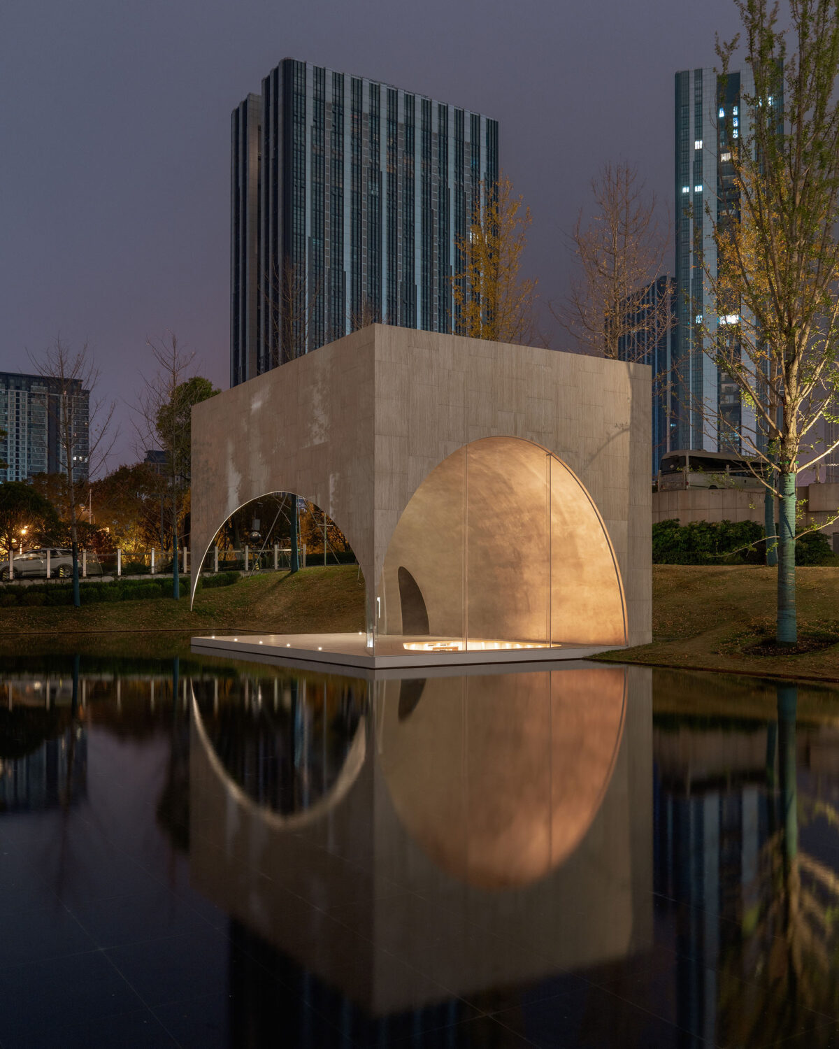 〈AYDCパブリック・アート・センター（AYDC Public Art Center）〉設計：ATELIER XI
