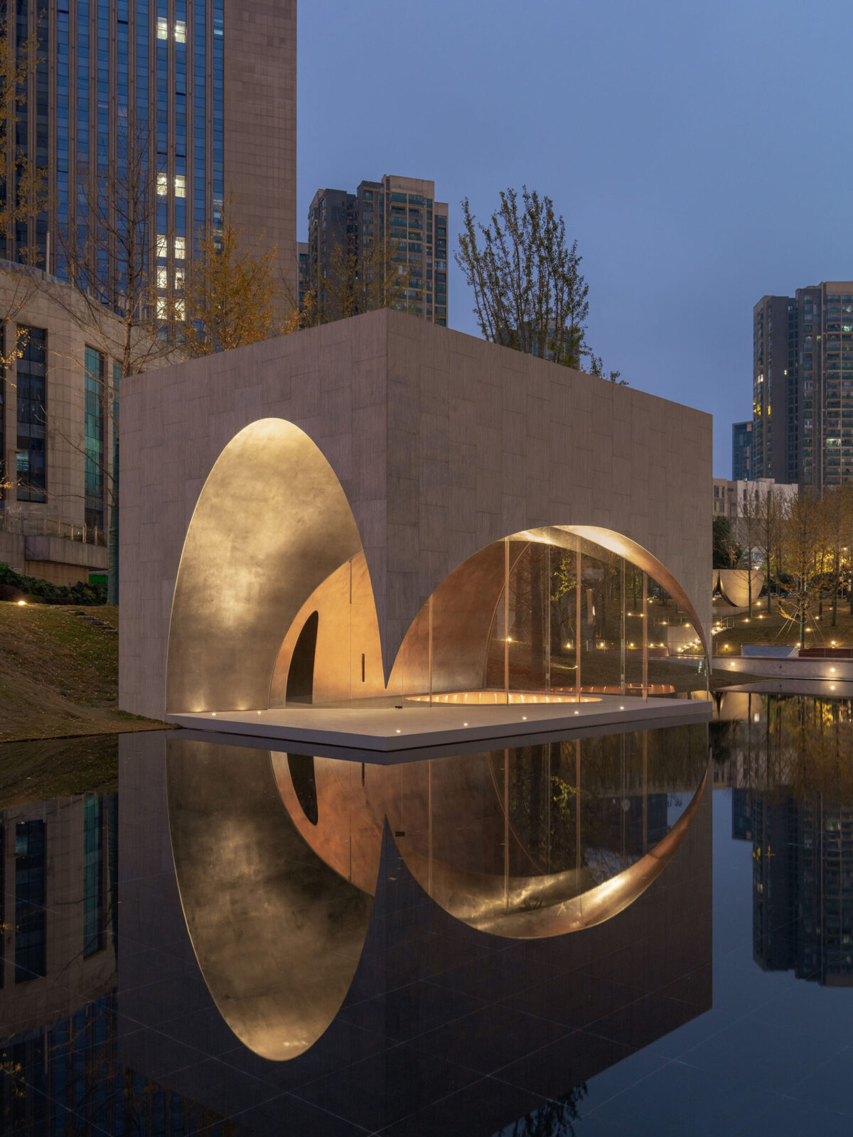 〈AYDCパブリック・アート・センター（AYDC Public Art Center）〉設計：ATELIER XI