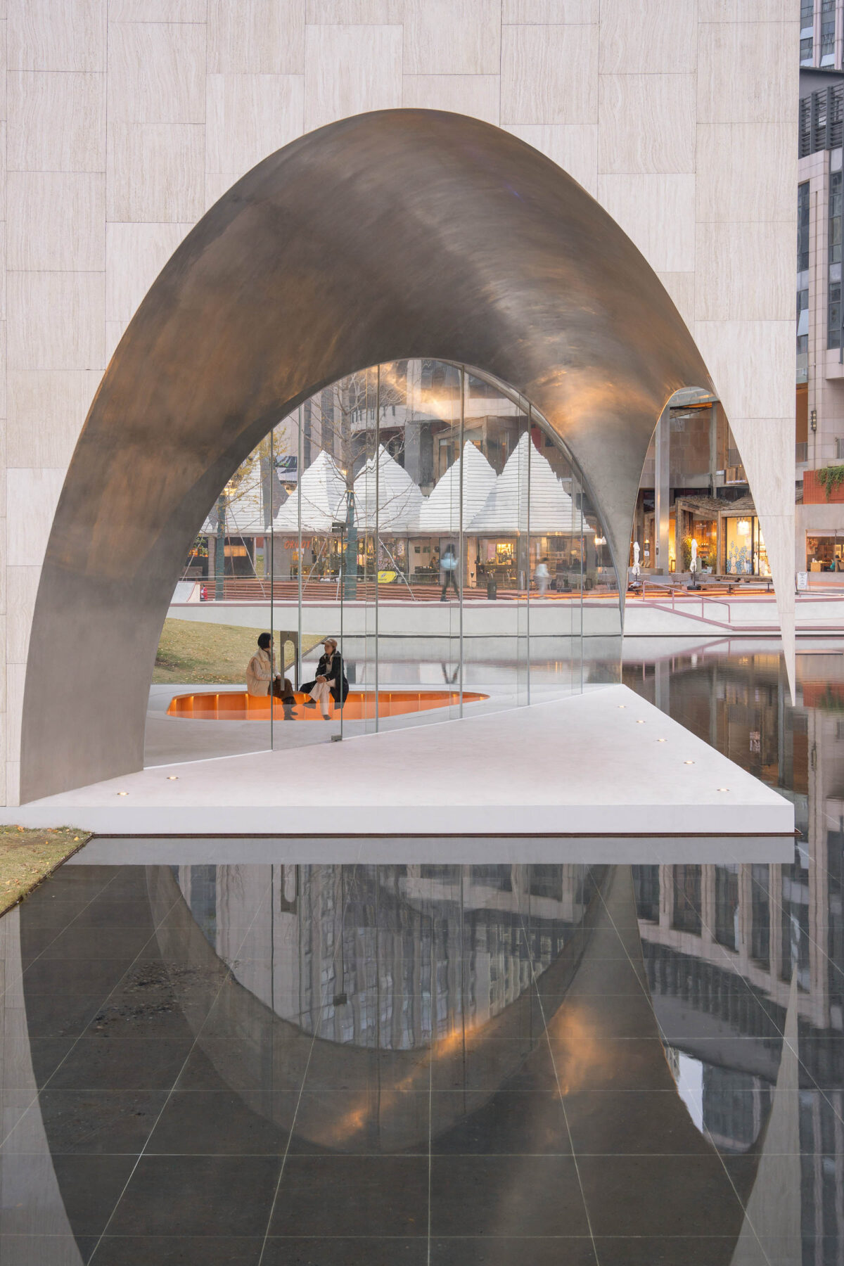 〈AYDCパブリック・アート・センター（AYDC Public Art Center）〉設計：ATELIER XI