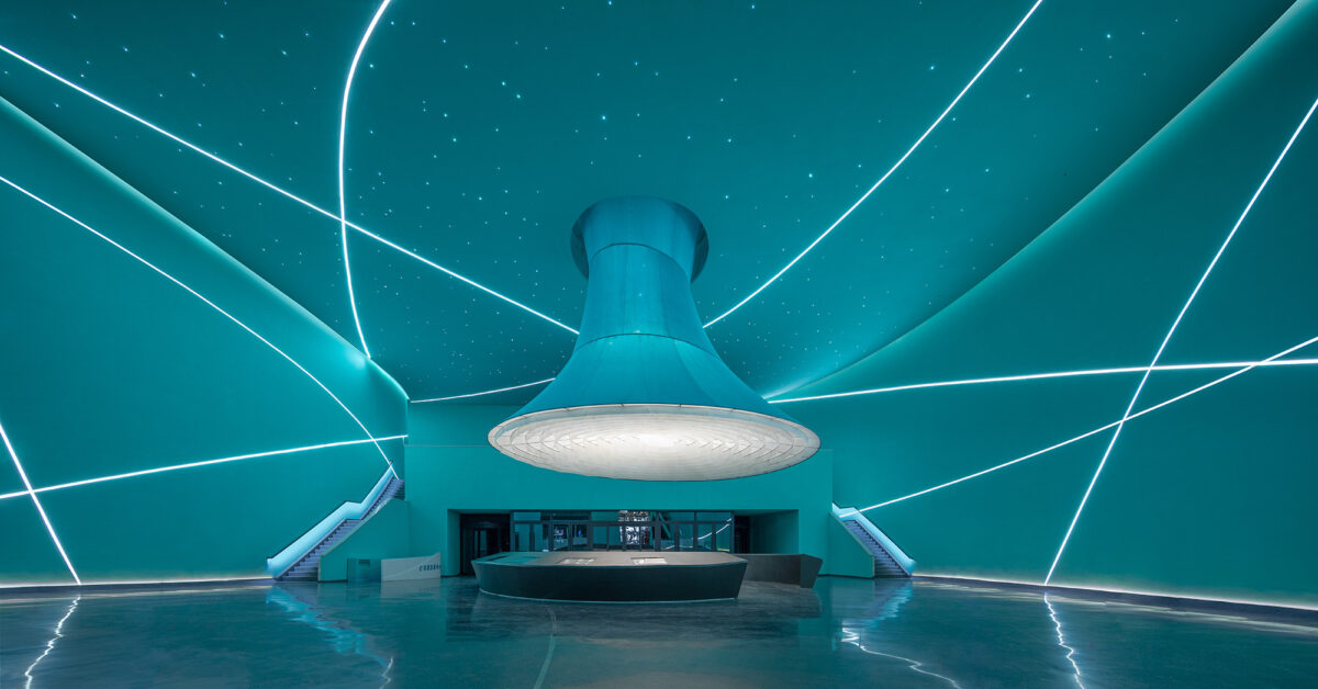 〈麦積山ビジターセンター（Maiji Mountain Visitor Center）〉設計：ZXDアーキテクツ（ZXD Architects）