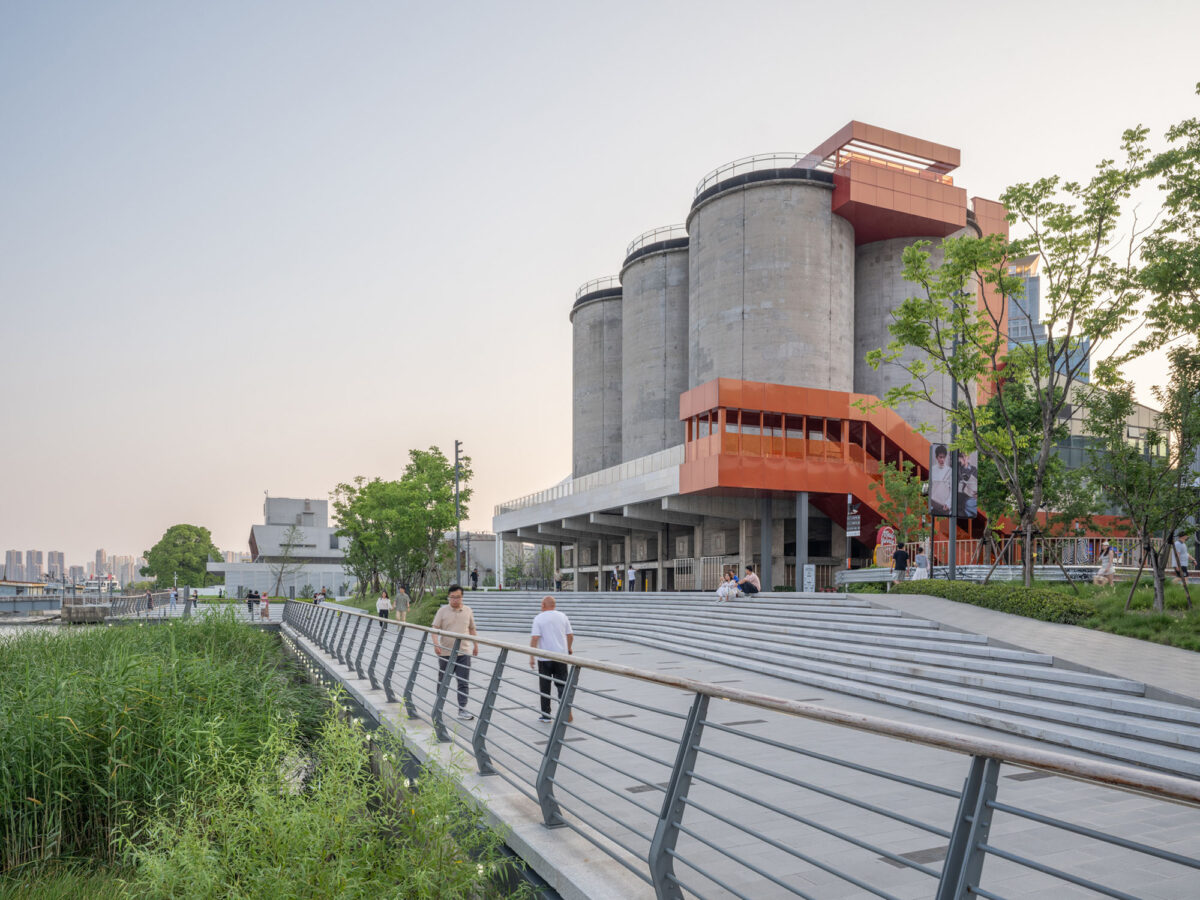 〈GATE M ウェストバンド・ドリーム・センター（GATE M West Bund Dream Center）〉設計：MVRDV