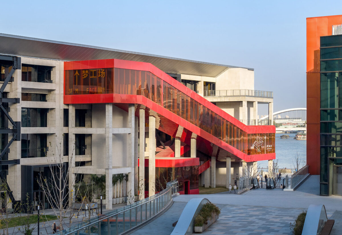 〈GATE M ウェストバンド・ドリーム・センター（GATE M West Bund Dream Center）〉設計：MVRDV