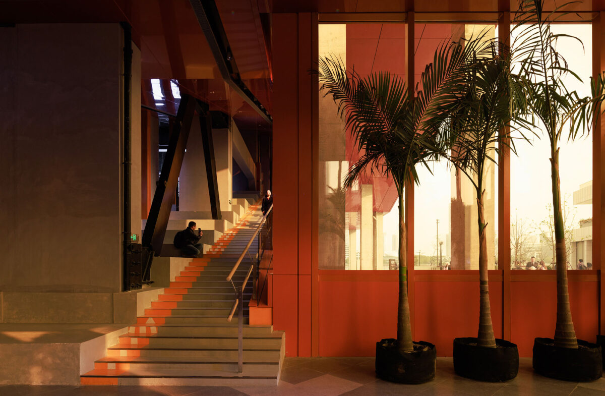 〈GATE M ウェストバンド・ドリーム・センター（GATE M West Bund Dream Center）〉設計：MVRDV
