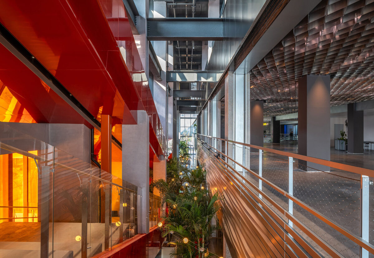 〈GATE M ウェストバンド・ドリーム・センター（GATE M West Bund Dream Center）〉設計：MVRDV