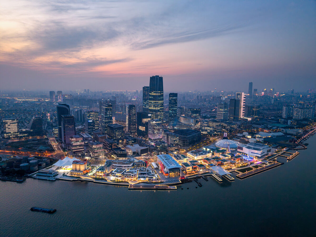 〈GATE M ウェストバンド・ドリーム・センター（GATE M West Bund Dream Center）〉設計：MVRDV