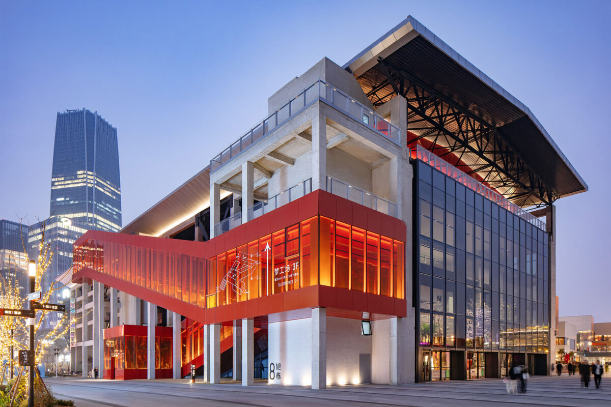 〈GATE M ウェストバンド・ドリーム・センター（GATE M West Bund Dream Center）〉設計：MVRDV