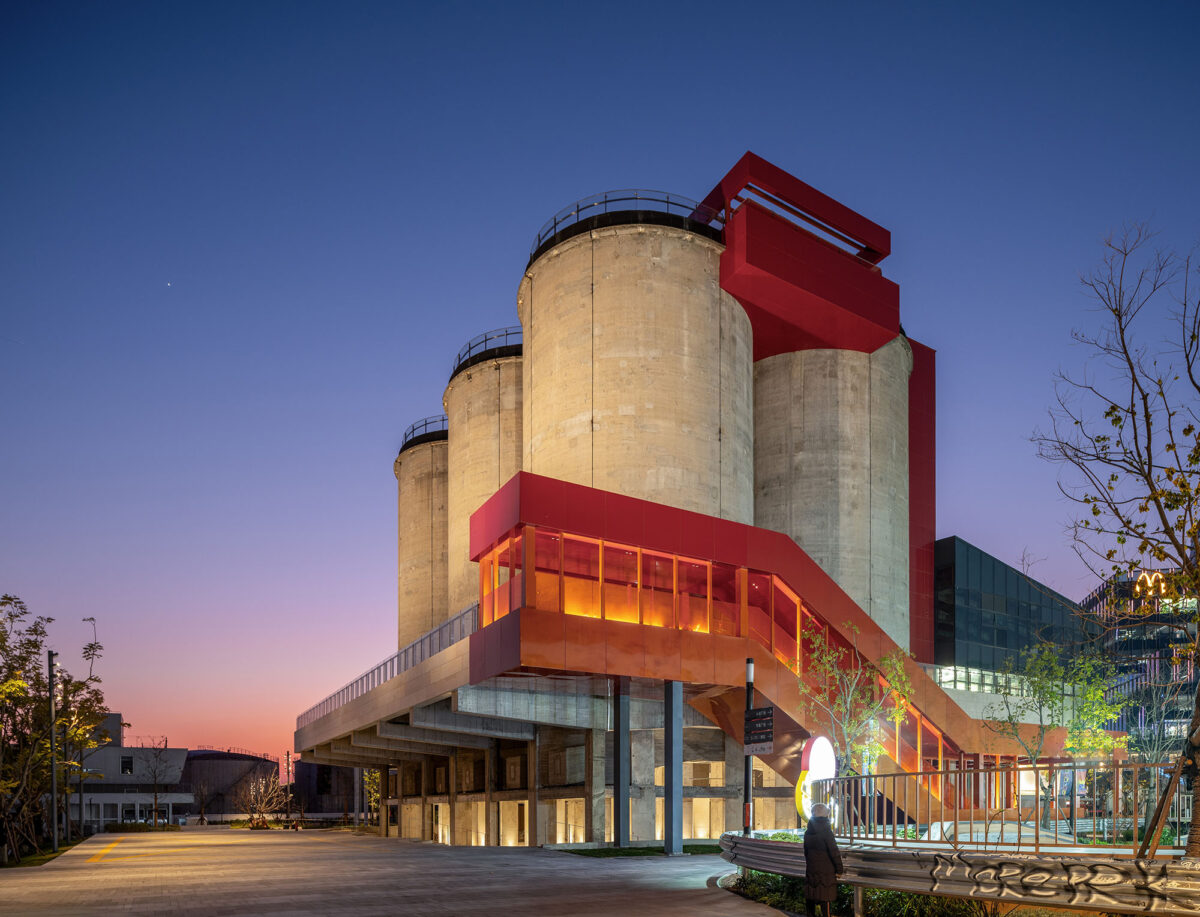 〈GATE M ウェストバンド・ドリーム・センター（GATE M West Bund Dream Center）〉設計：MVRDV