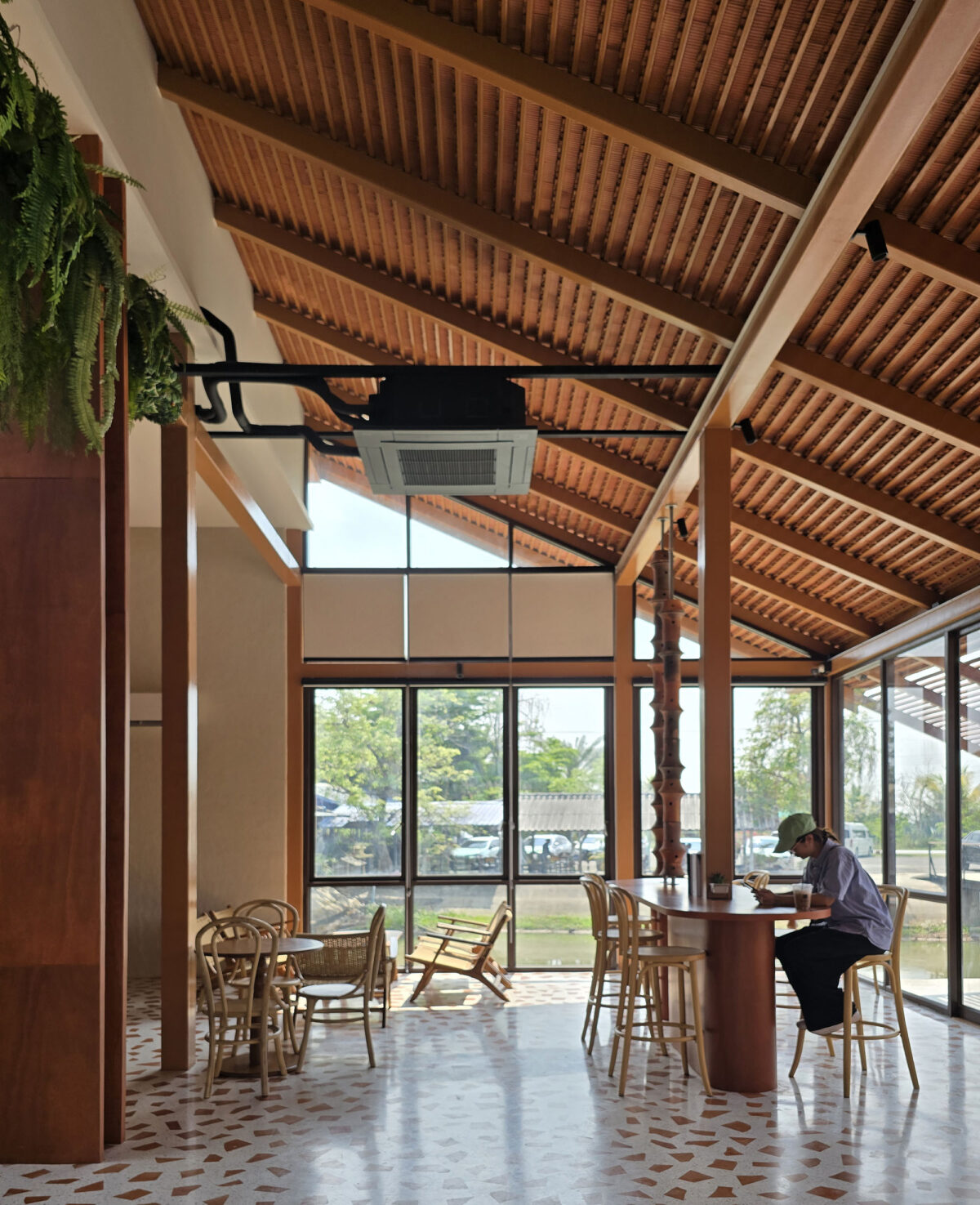 〈テラコッタ・カフェ（The Terracotta Cafe）〉設計：Studio Bewell