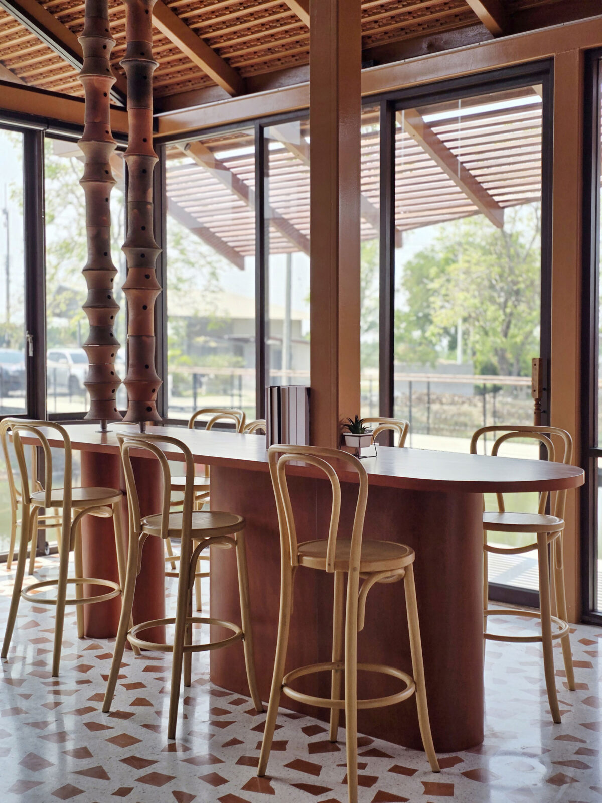 〈テラコッタ・カフェ（The Terracotta Cafe）〉設計：Studio Bewell