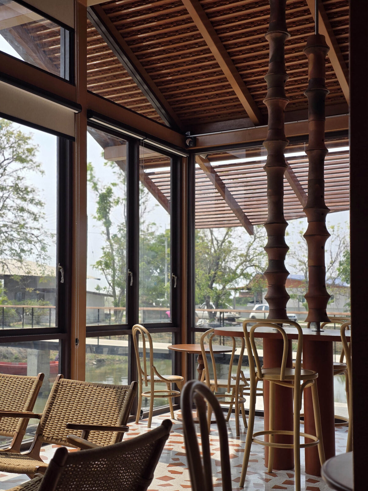 〈テラコッタ・カフェ（The Terracotta Cafe）〉設計：Studio Bewell