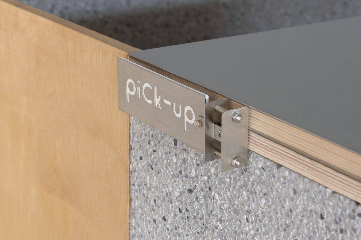 〈ヒーリングペット（Healing pets）〉トータルデザイン： インフォーマル・デザイン（Informal Design）