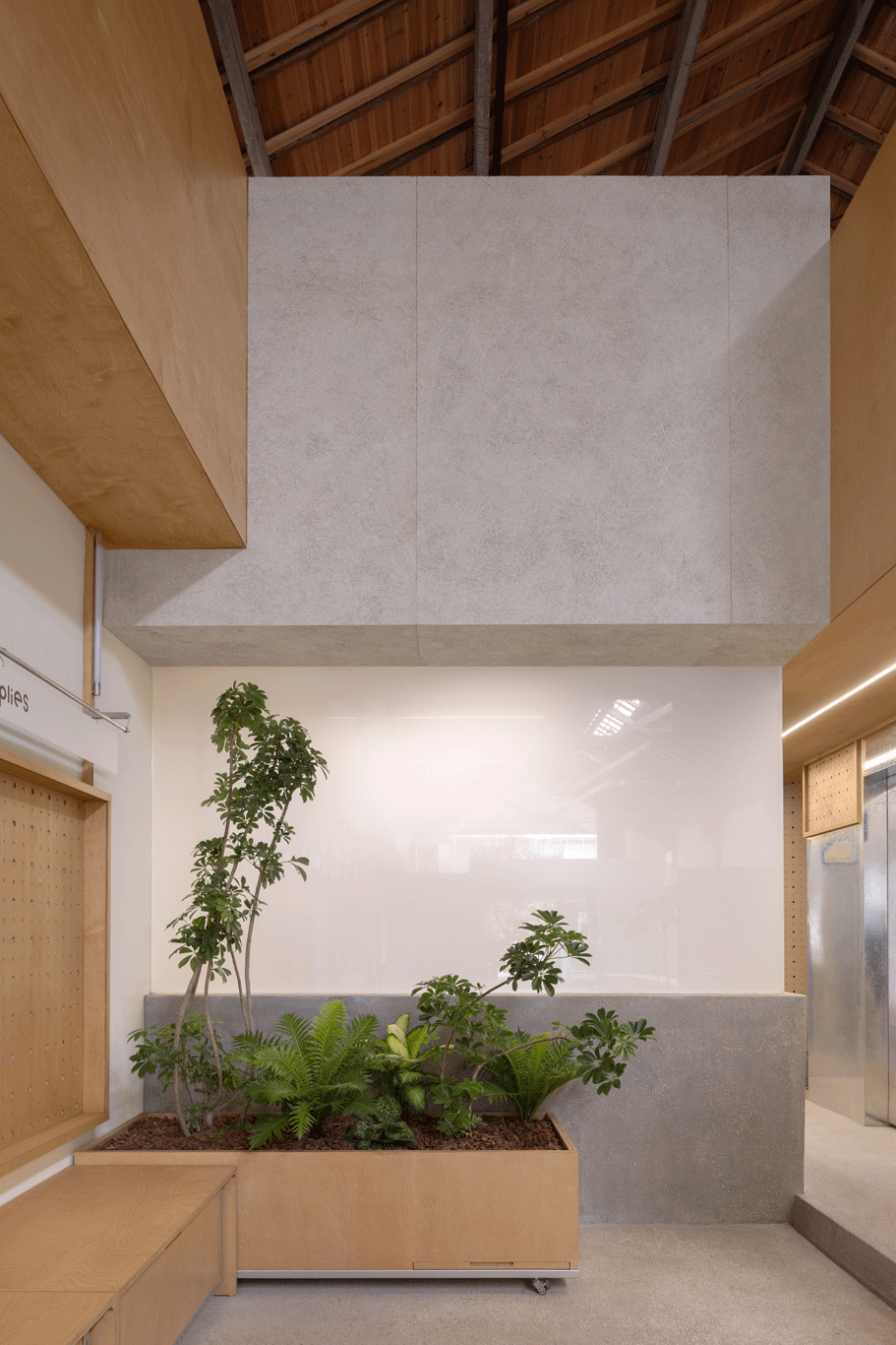 〈ヒーリングペット（Healing pets）〉トータルデザイン： インフォーマル・デザイン（Informal Design）