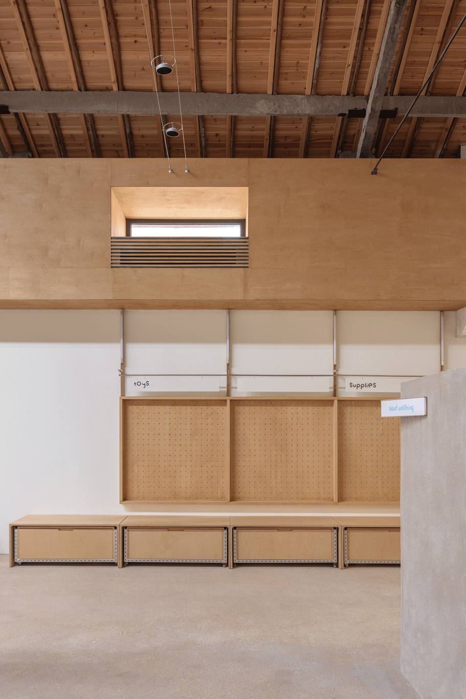 〈ヒーリングペット（Healing pets）〉トータルデザイン： インフォーマル・デザイン（Informal Design）