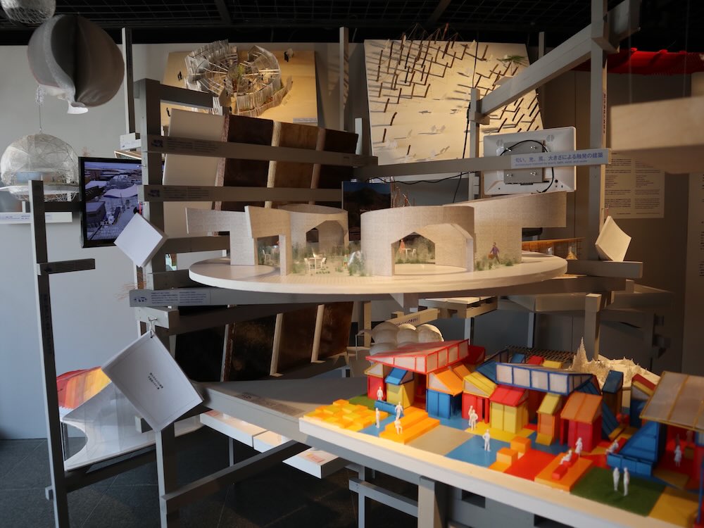 TOTOギャラリー・間「新しい建築の当事者たち」会場レポート