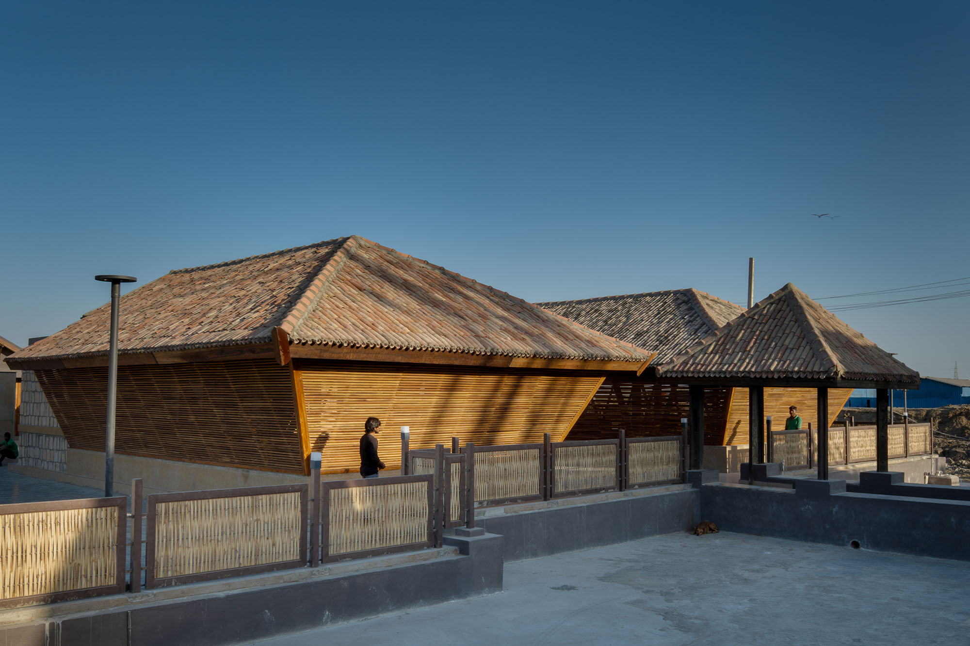 〈Factory Canteen〉設計：スタジオドット（Studio Dot）