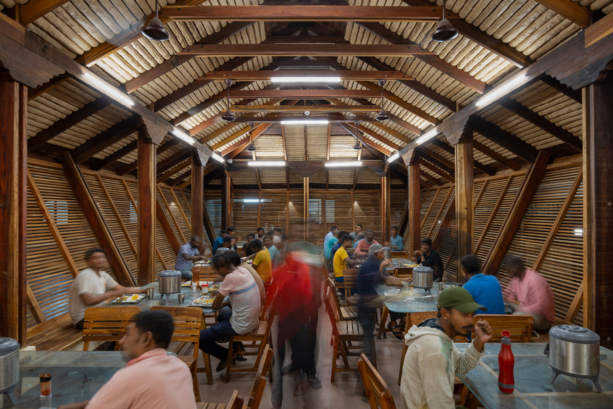 〈Factory Canteen〉設計：スタジオドット（Studio Dot）