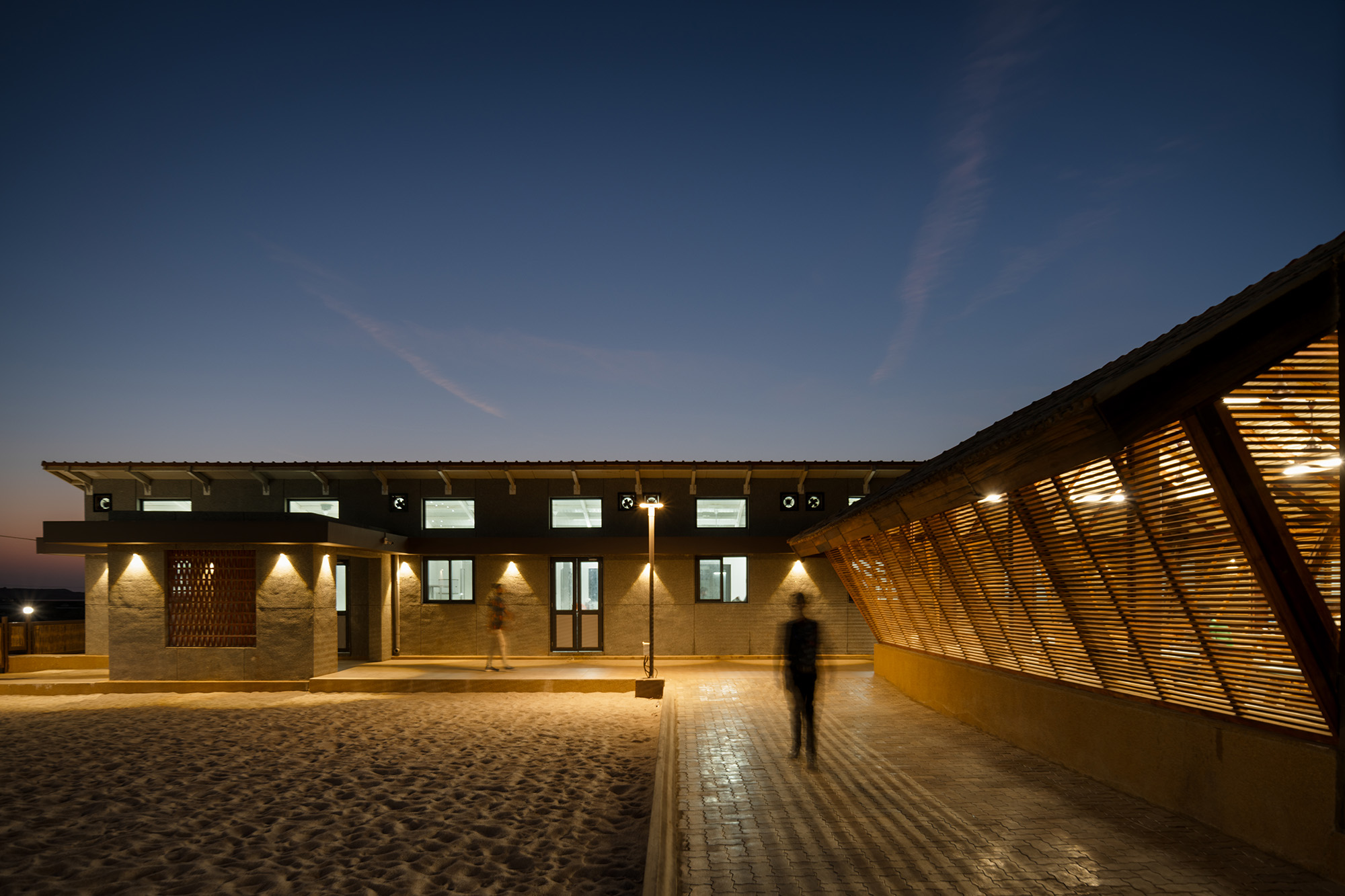 〈Factory Canteen〉設計：スタジオドット（Studio Dot）