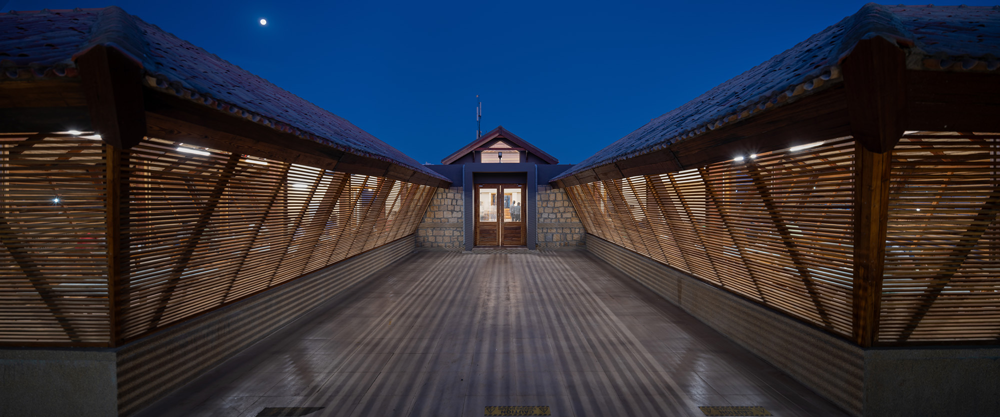 〈Factory Canteen〉設計：スタジオドット（Studio Dot）