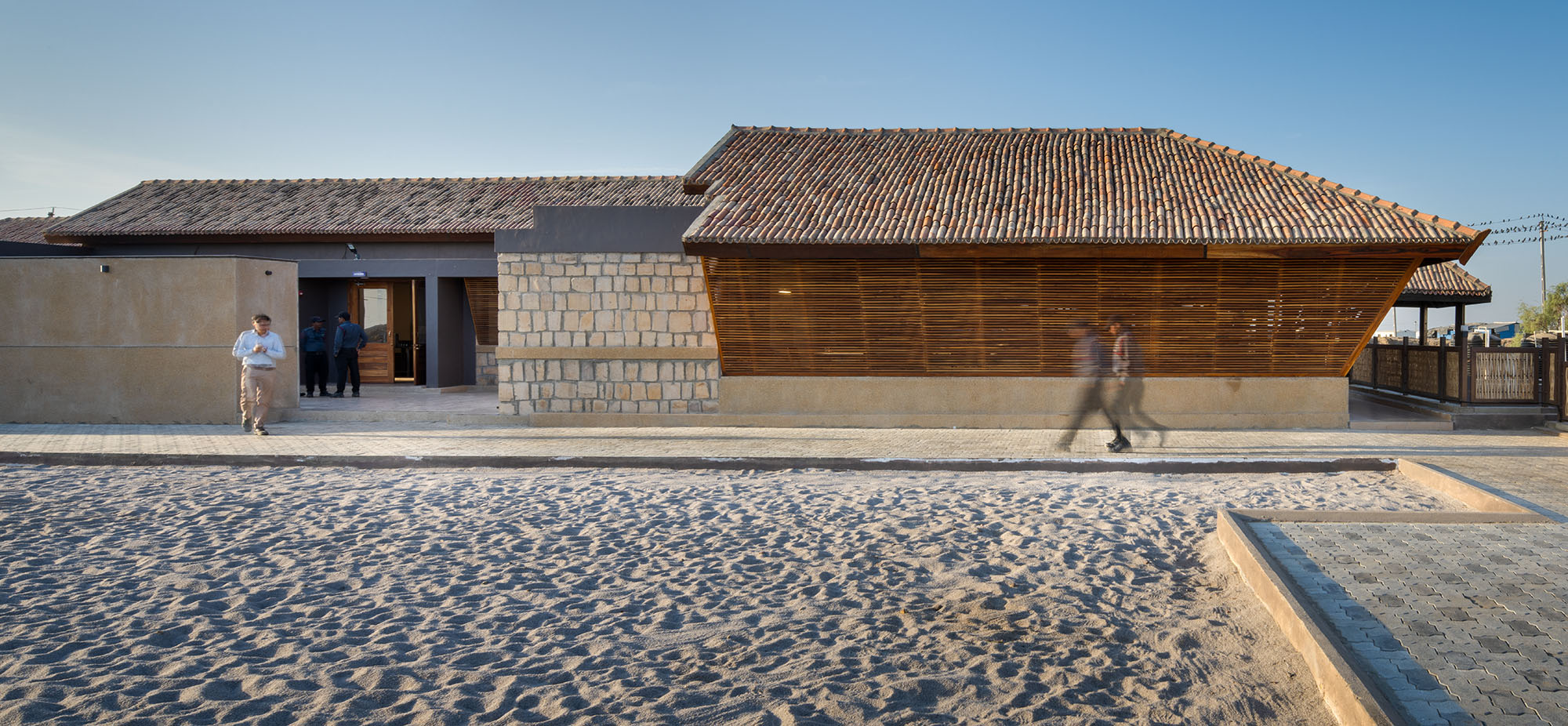 〈Factory Canteen〉設計：スタジオドット（Studio Dot）