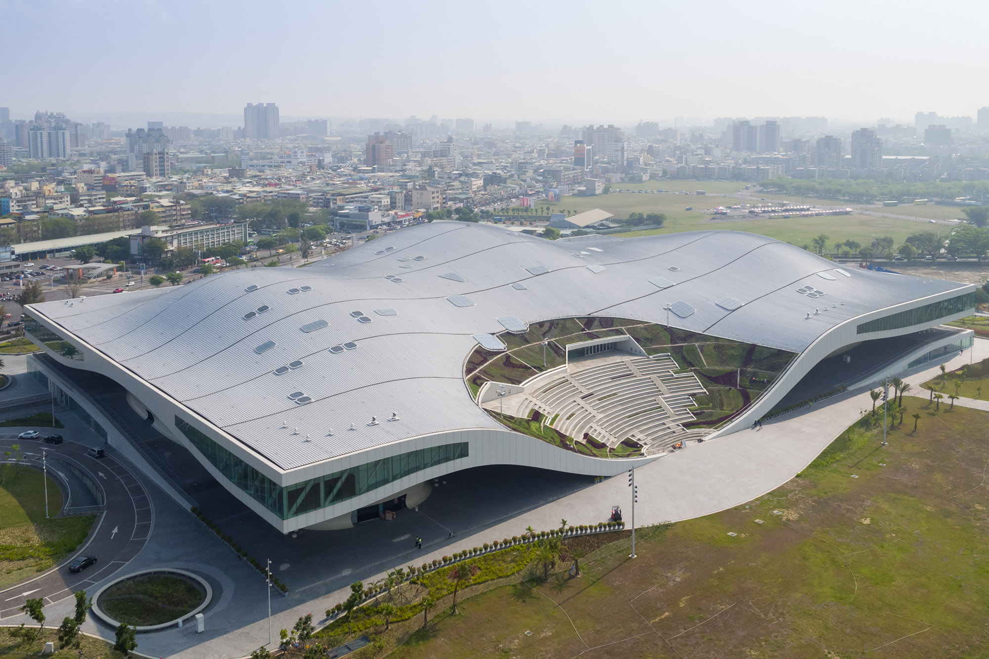 〈衛武営国家芸術文化センター（National Kaohsiung Centre for the Arts）〉設計：メカノー（Mecanoo）