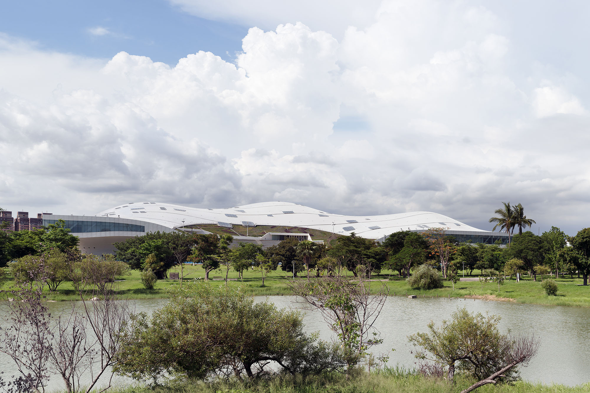 〈衛武営国家芸術文化センター（National Kaohsiung Centre for the Arts）〉設計：メカノー（Mecanoo）