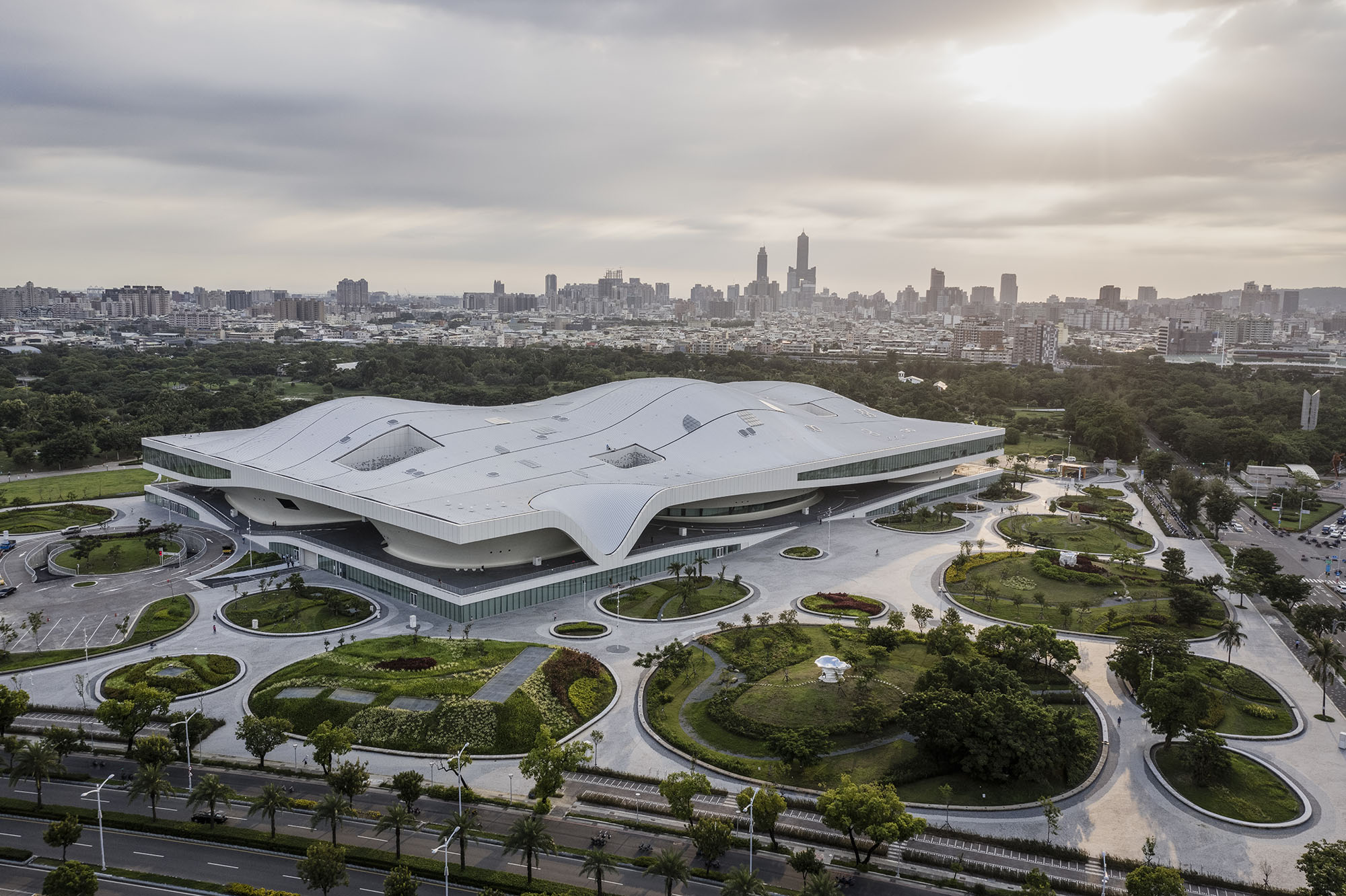 〈衛武営国家芸術文化センター（National Kaohsiung Centre for the Arts）〉設計：メカノー（Mecanoo）