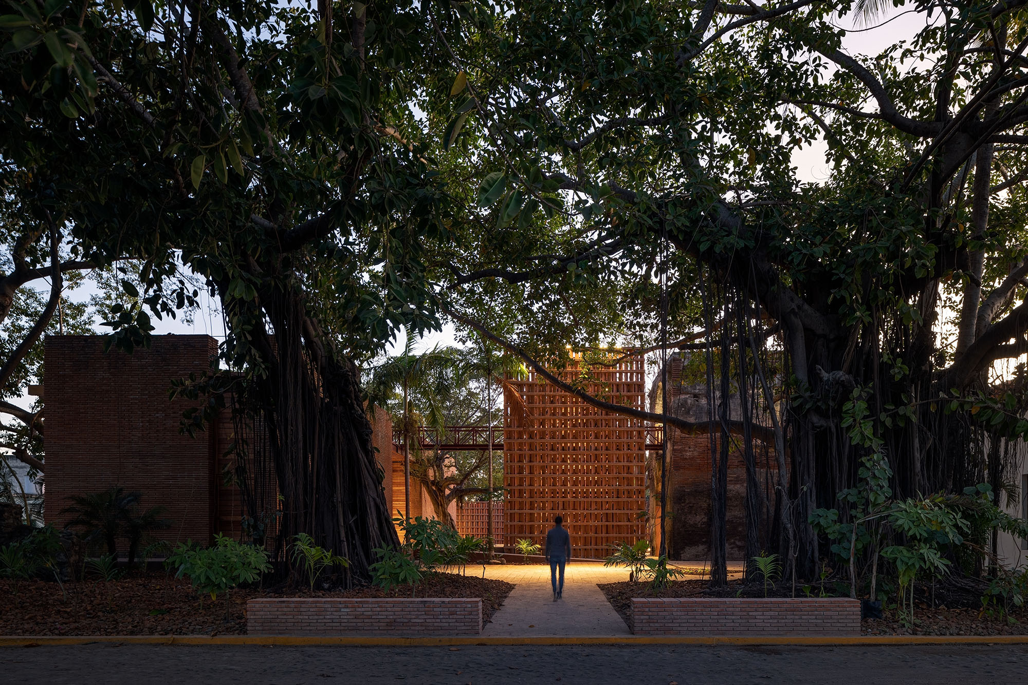 〈旧サン・ブラス税関・文化センター（Ex Aduana San Blas / Cultural Center）〉設計：コレクティボc733（Colectivo c733）