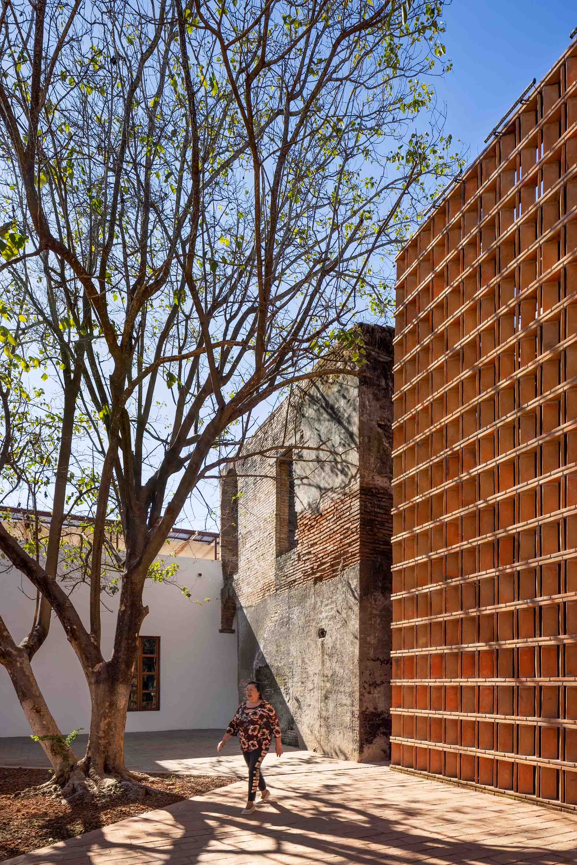 〈旧サン・ブラス税関・文化センター（Ex Aduana San Blas / Cultural Center）〉設計：コレクティボc733（Colectivo c733）