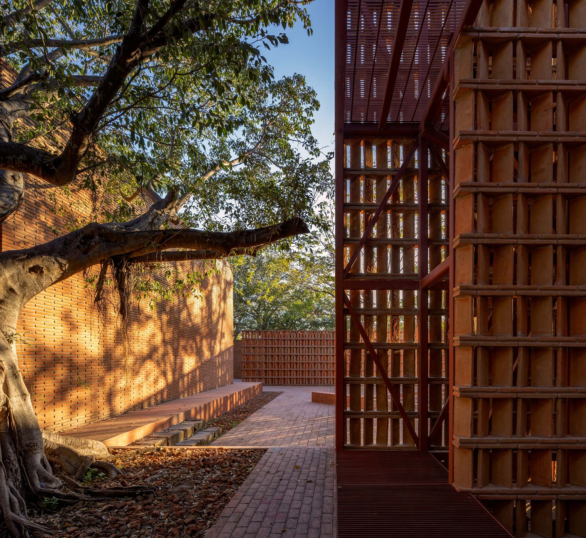 〈旧サン・ブラス税関・文化センター（Ex Aduana San Blas / Cultural Center）〉設計：コレクティボc733（Colectivo c733）