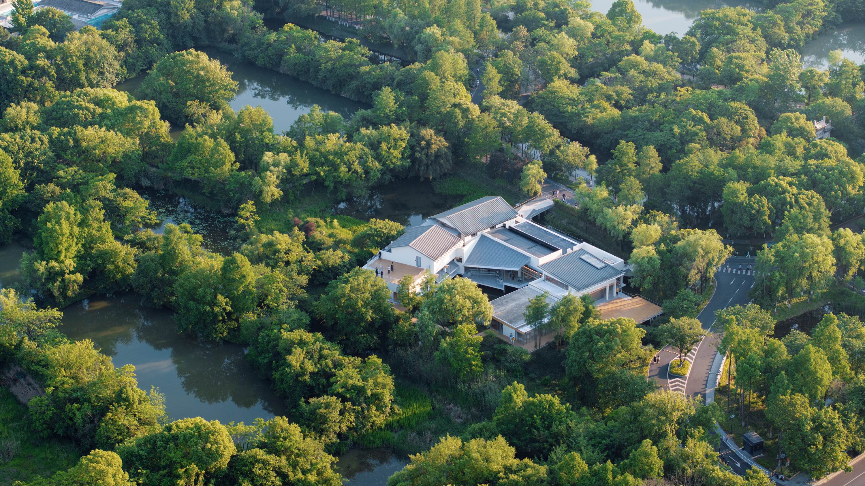 〈西渓・ゴールドマイ・ブックストア（Xixi Goldmye Bookstore）〉設計：アトリエ・ウェン・アーキ（Atelier Wen’Arch）