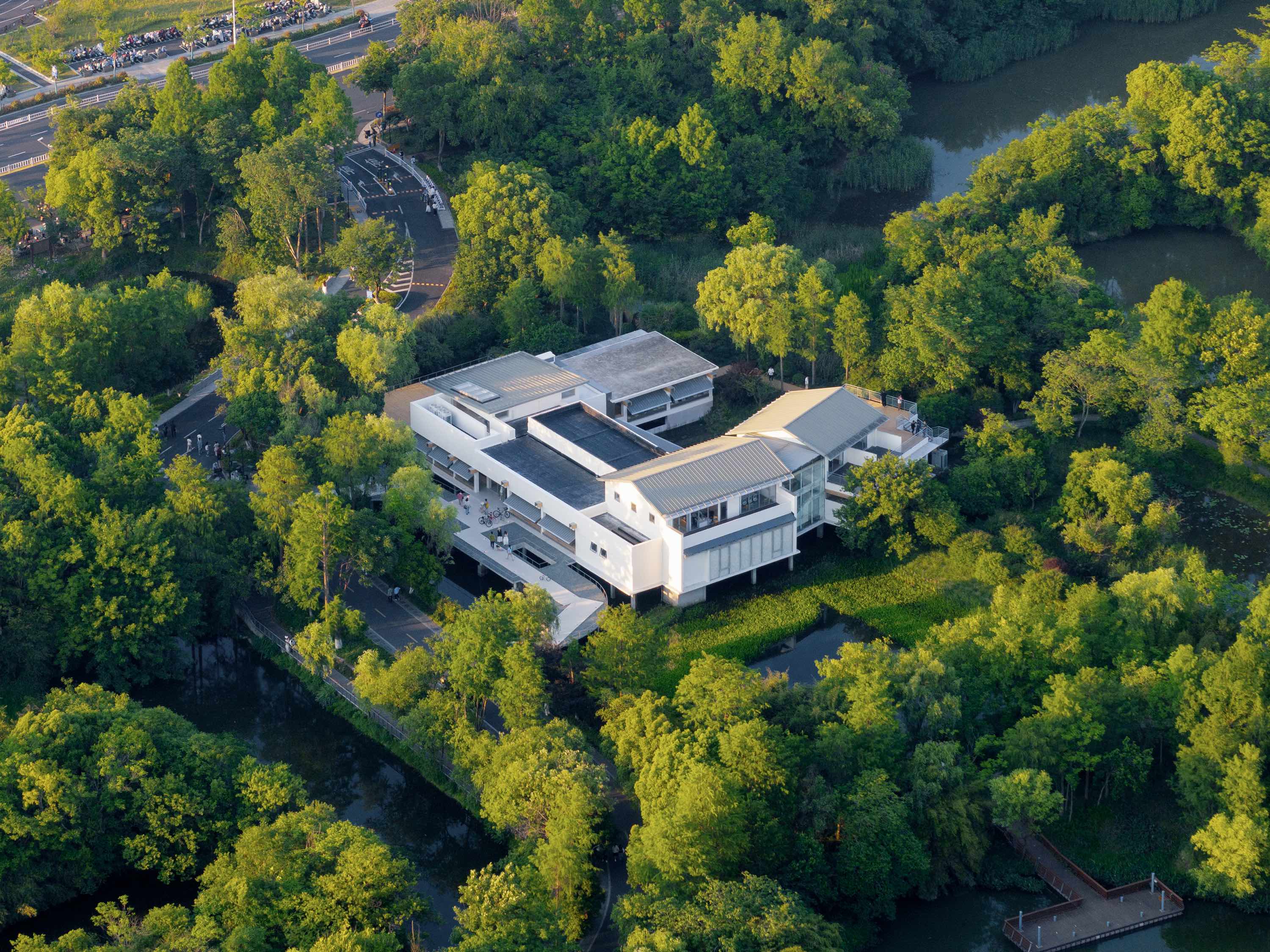 〈西渓・ゴールドマイ・ブックストア（Xixi Goldmye Bookstore）〉設計：アトリエ・ウェン・アーキ（Atelier Wen’Arch）