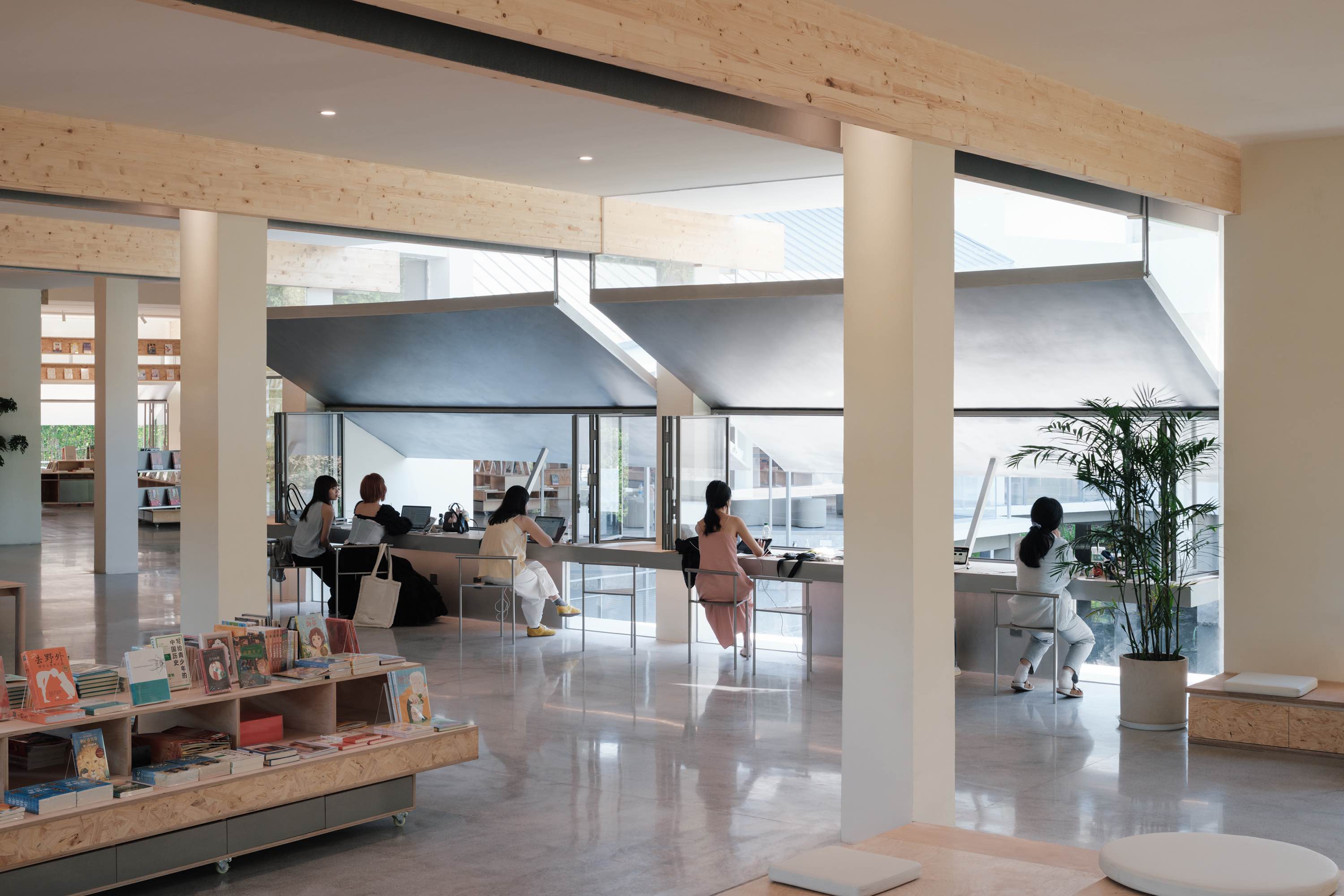 〈西渓・ゴールドマイ・ブックストア（Xixi Goldmye Bookstore）〉設計：アトリエ・ウェン・アーキ（Atelier Wen’Arch）