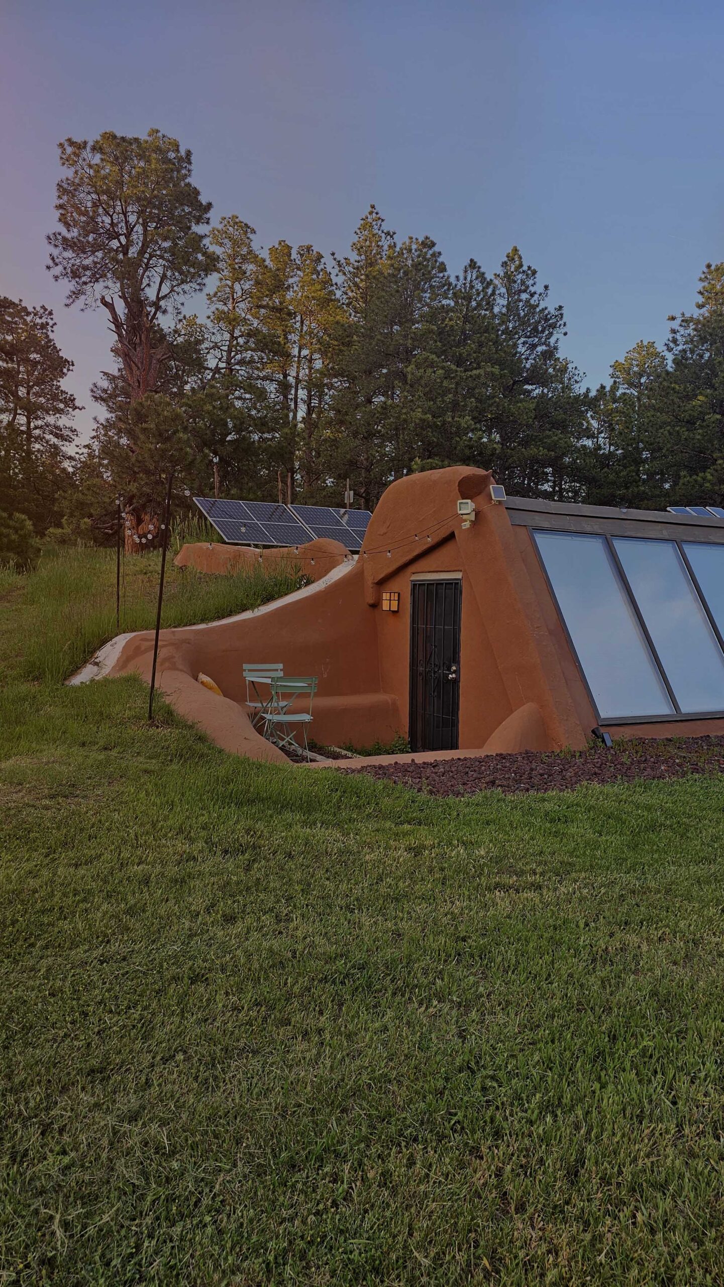 〈アースハウス・アトリウム（Earth House Atrium）〉設計：アリアナ・ダニエルソン（Arianna Danielson）