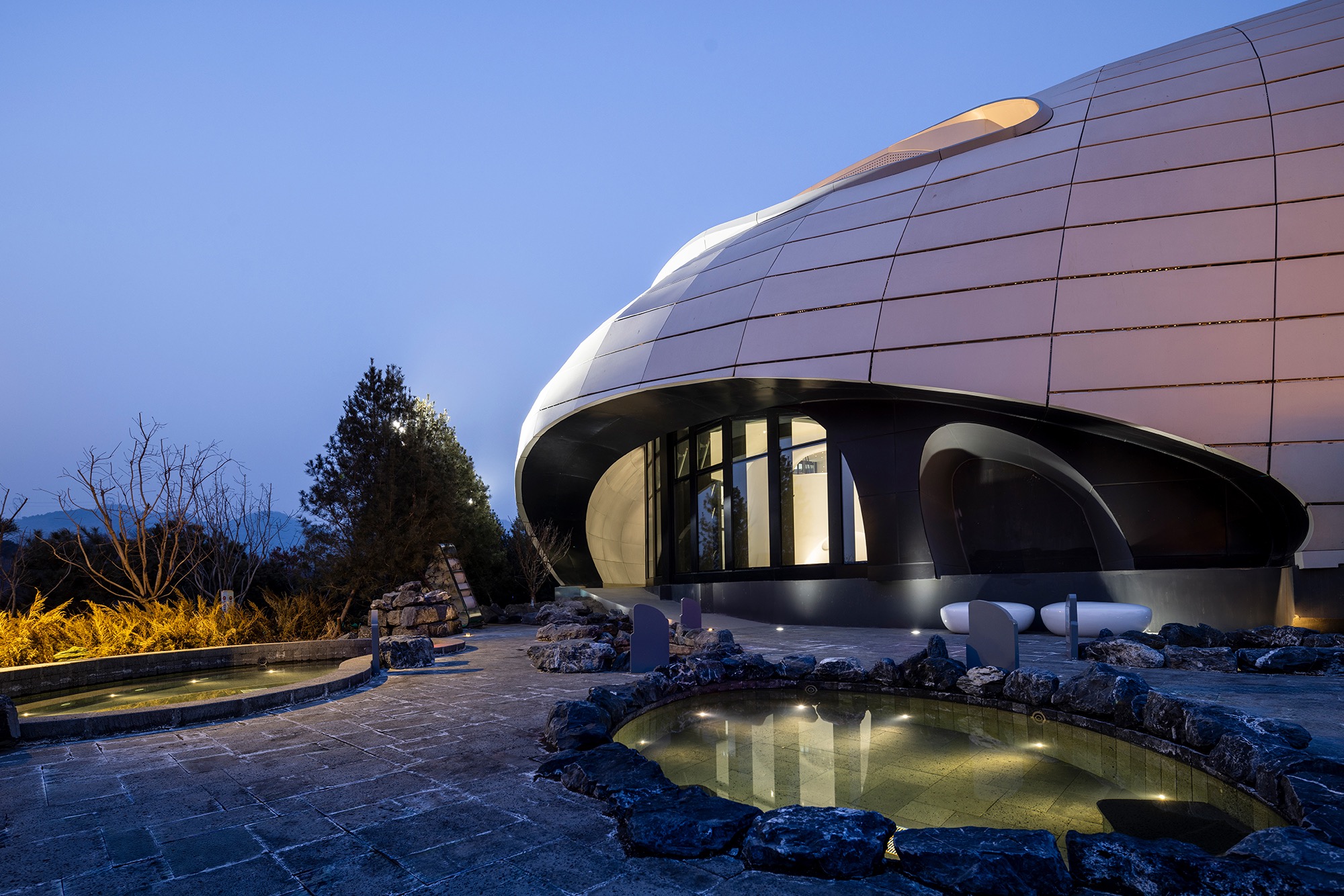 〈The Rock〉設計：ウートピア・ラボ（Wutopia Lab）