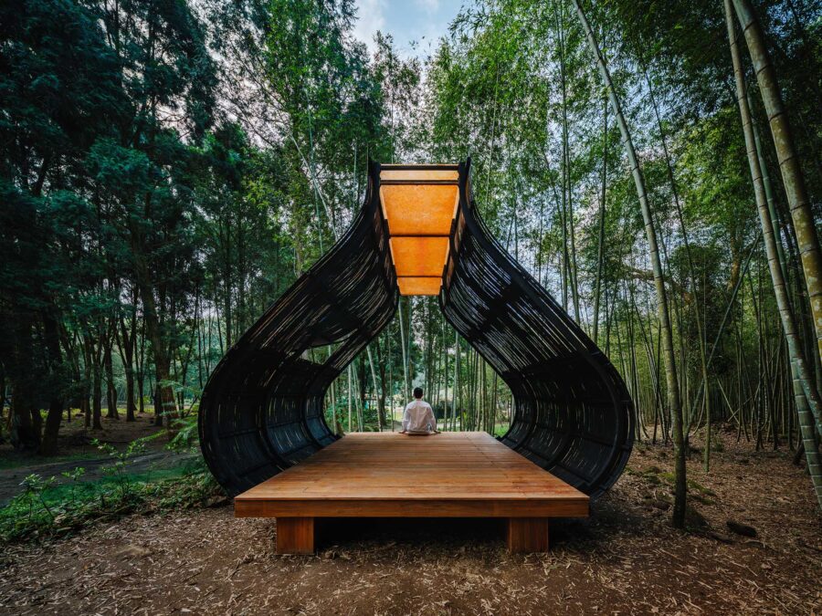 台湾の竹林に現れる 竹の帯に包まれた休憩所〈Bamboo Cabin Plan: Sticky Rice Dumpling〉チェン・ツン・フェン、中国