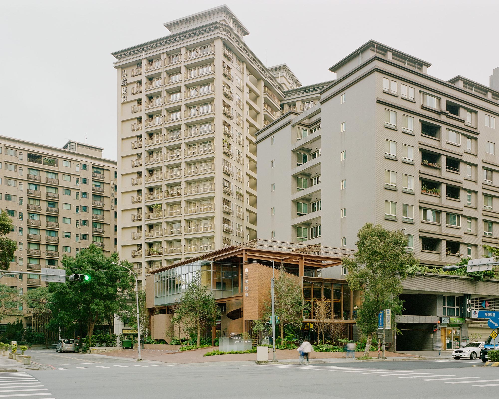 〈アプリシティ・デベロップメントブランド本社（Apricity Development Brand headquarters）〉設計：Soar Design Studio + Ray Architrcts