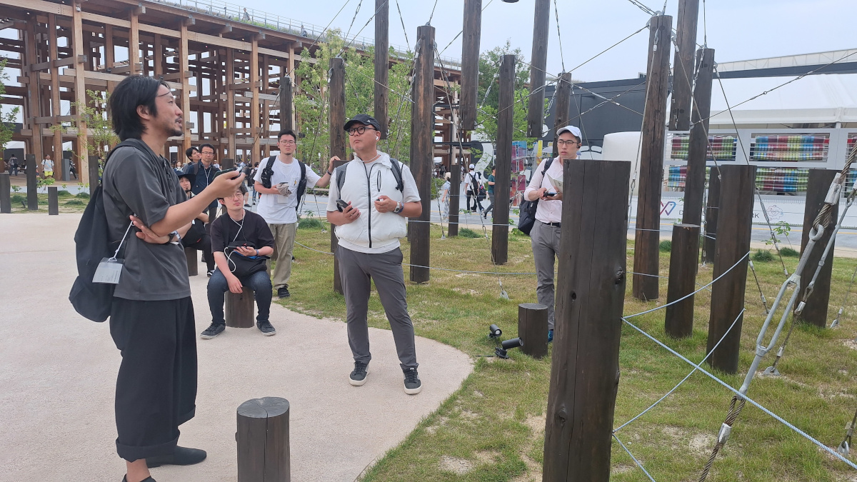 ポップアップステージ(北)