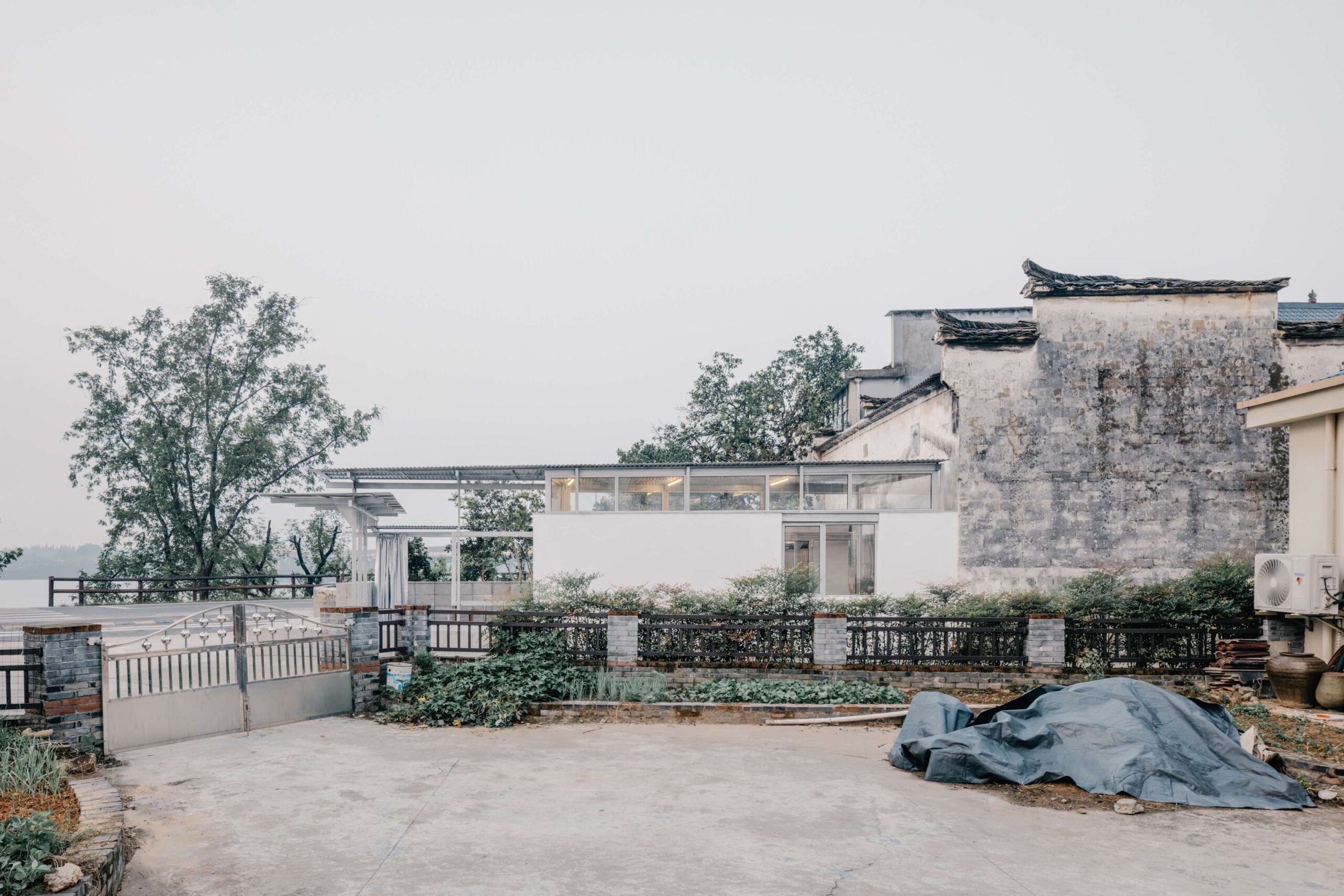 〈竜游ツーリストセンター（Longyou Tourist Center）〉設計：アトリエtao+c（atelier tao+c）