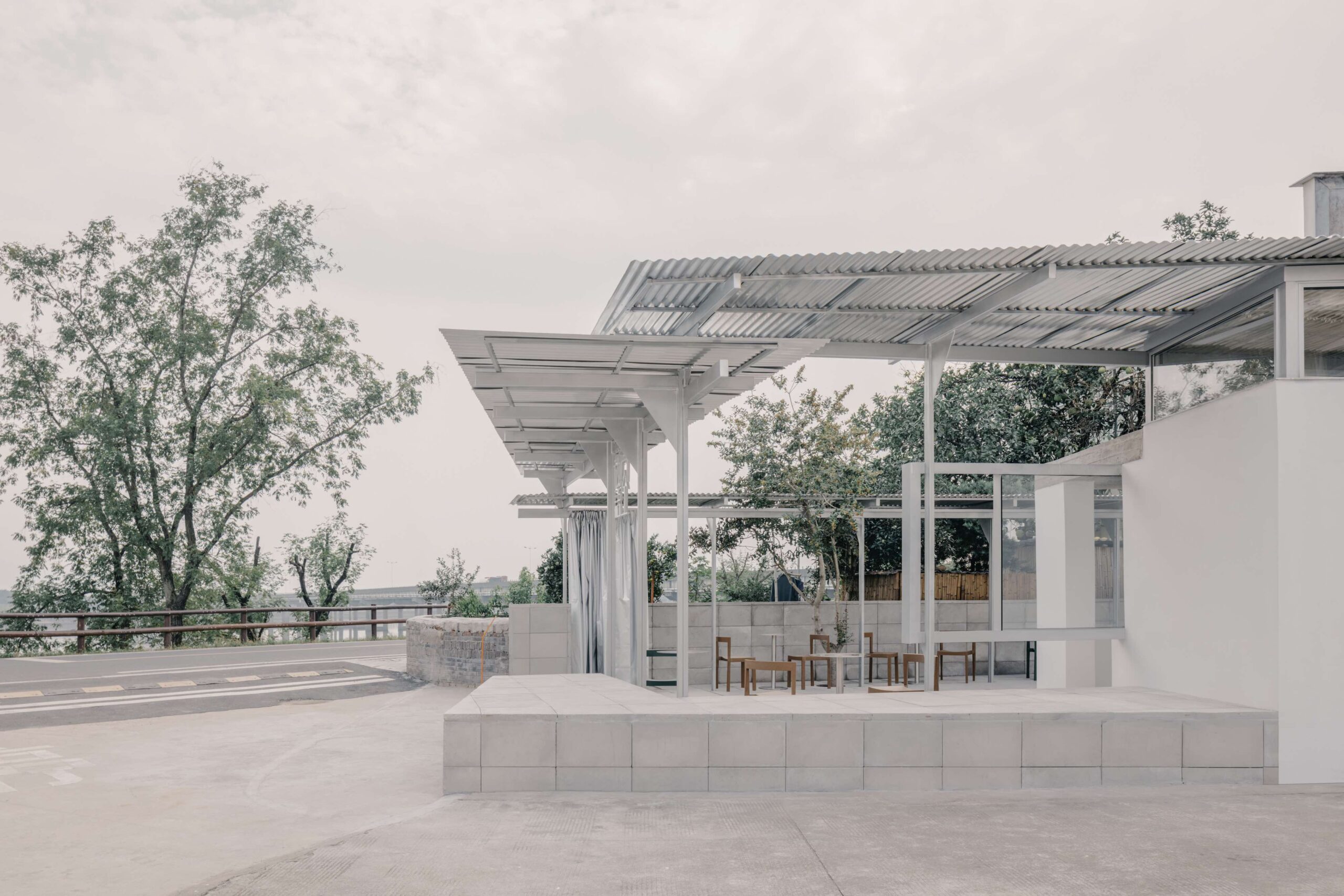 〈竜游ツーリストセンター（Longyou Tourist Center）〉設計：アトリエtao+c（atelier tao+c）